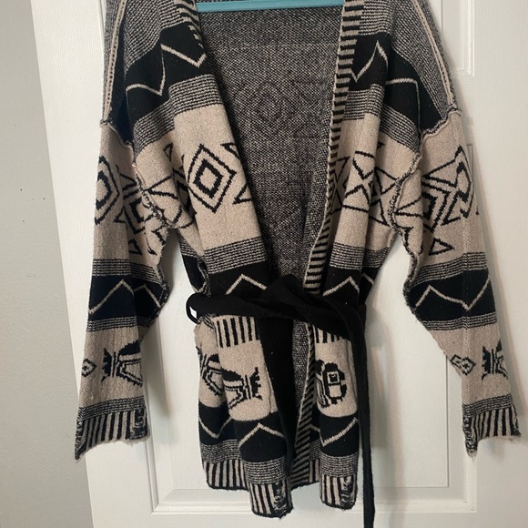 Aztec Cardigan - Picture 2 of 3